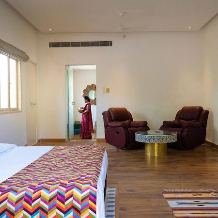 Parijat Private Pool Villa 1, 2 And 3 Bhk أُودايبور المظهر الخارجي الصورة